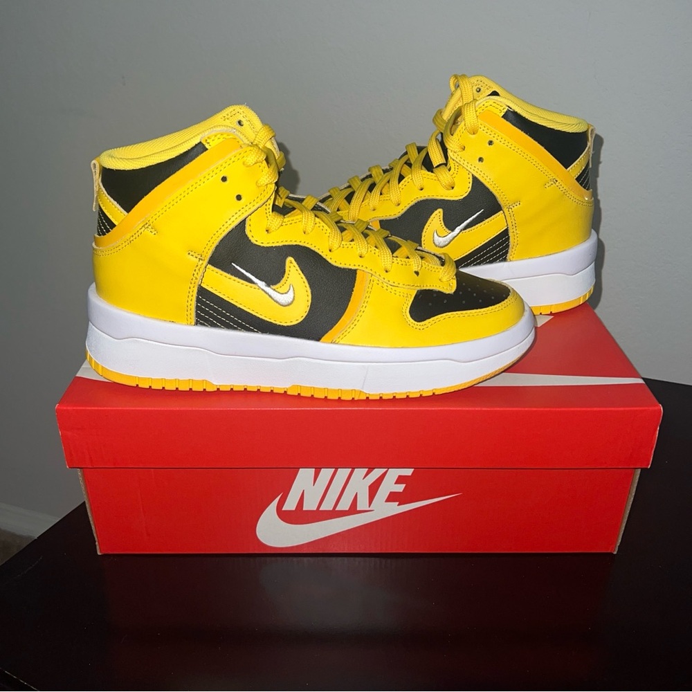 BRAND NEW NEVER WORN - Womens Nike Dunk High Up ‘Goldenrod” Maize Varsity
